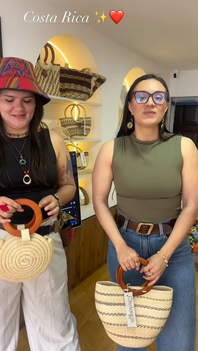 Visitantes de Costa Rica en la tienda
