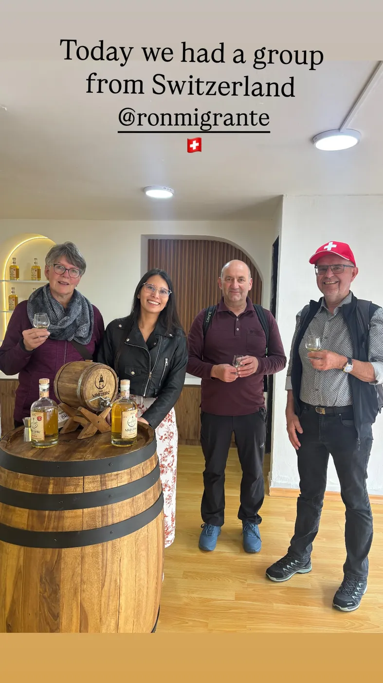 Visitantes de Suiza en la tienda